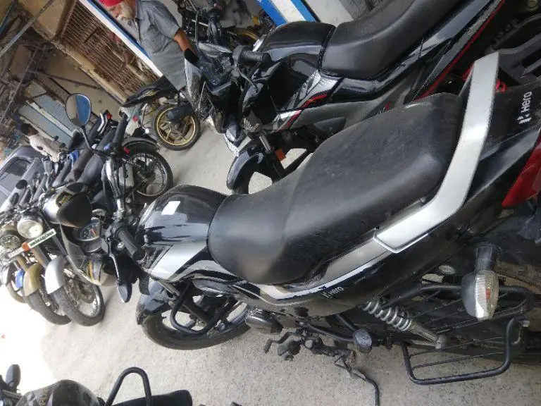 Hero Super Splendor Self Drum Alloy 125cc 2022