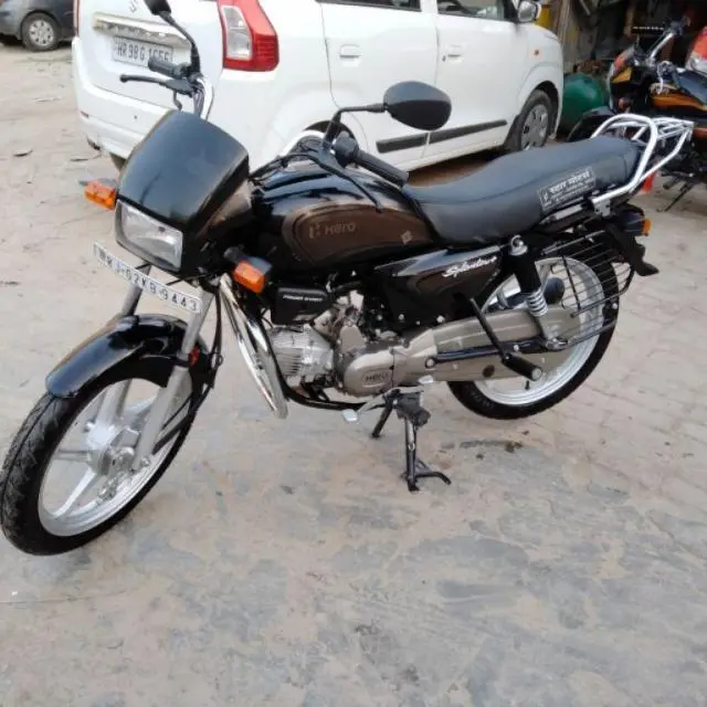 Hero Splendor Plus Black and Accent Edition 2023
