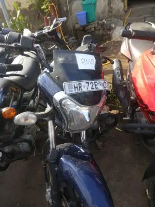 Bajaj V15 150cc 2019