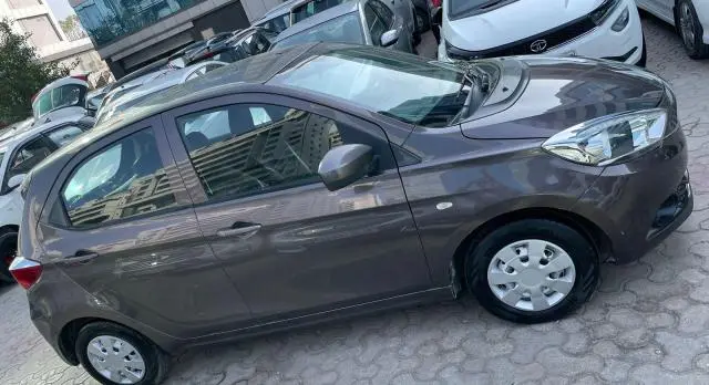 Tata Tiago Revotron XE 2017