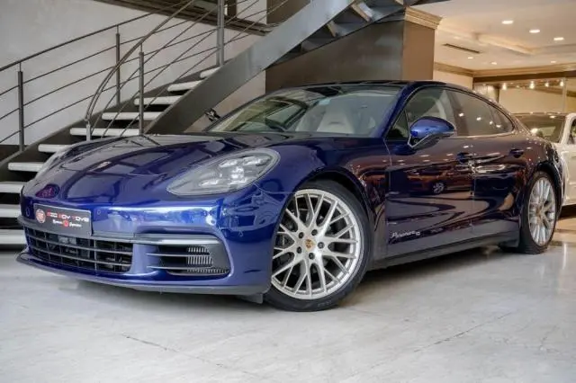 Porsche Panamera 4 10 Year Edition 2021