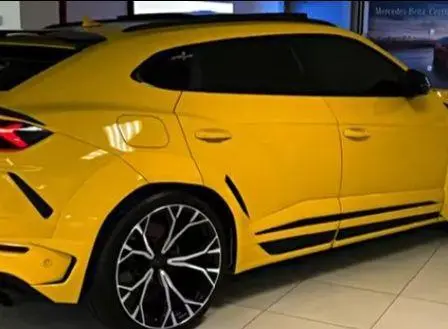 Lamborghini Urus Twin-Turbo V8 2021
