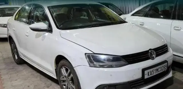 Volkswagen Jetta 2.0L TDI Highline AT 2012