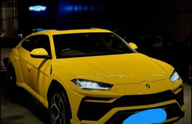 Lamborghini Urus Twin-Turbo V8 2022