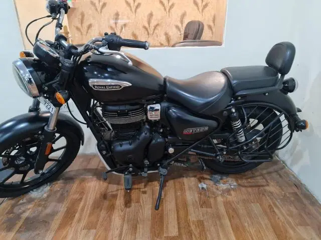 Royal Enfield Meteor 350 Fireball 2022