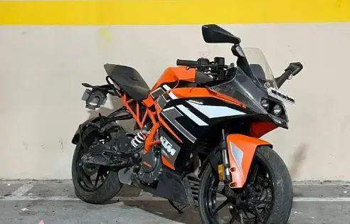 KTM RC 200 2021