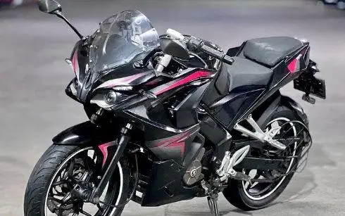 Bajaj Pulsar RS200 2016