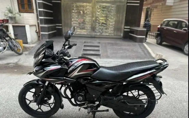 Bajaj Discover 150F 2015