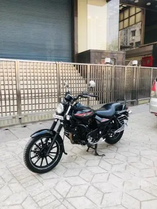 Bajaj Avenger Street 220 2016