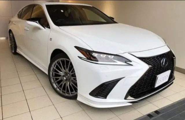 Lexus ES 300h Luxury 2023