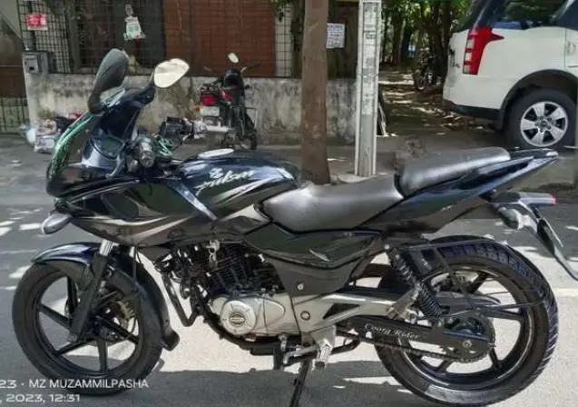 Bajaj Pulsar 220cc 2016