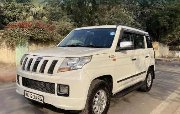 Mahindra TUV300 T8 2015