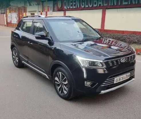 Mahindra XUV300 W8 Diesel 2019