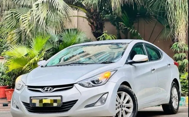 Hyundai Elantra 1.6 SX MT 2015