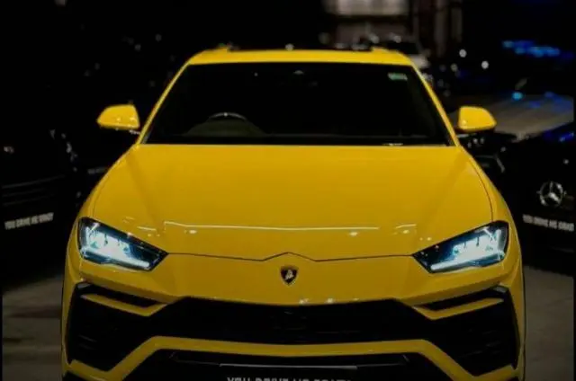 Lamborghini Urus Twin-Turbo V8 2021