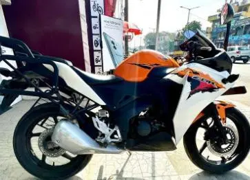 Honda CBR 150R 150cc 2013