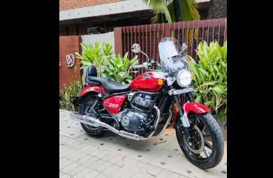 Royal Enfield Super Meteor 650 Astral 2023