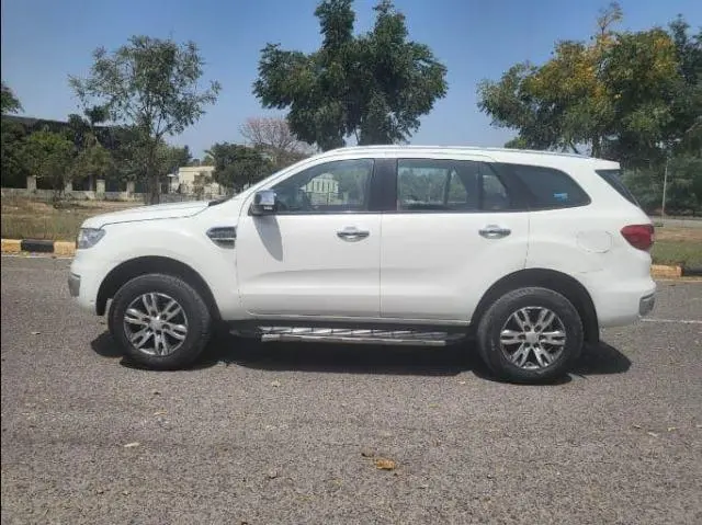Ford Endeavour Titanium 3.2 4x4 AT 2017