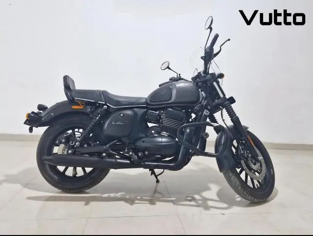 Yezdi Roadster Dark Smoke Grey 2023