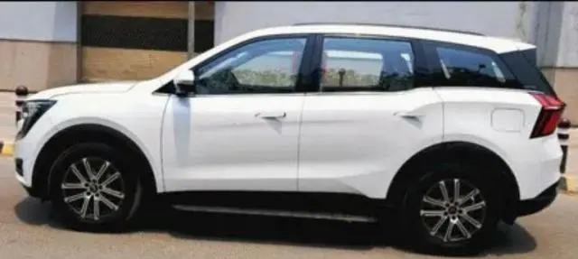 Mahindra XUV700 AX 3 Petrol AT 5 STR 2021