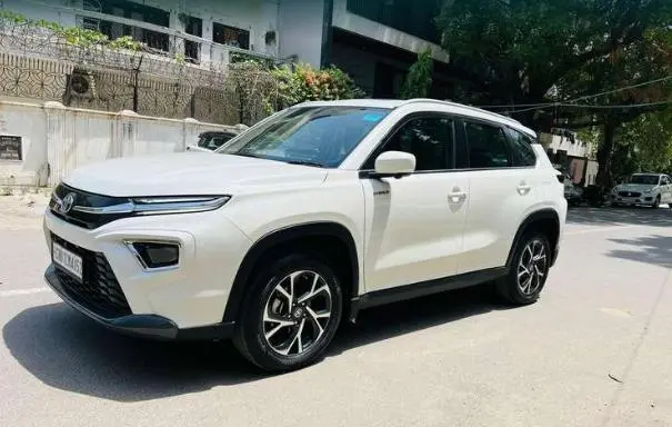 Toyota Urban Cruiser Hyryder V Hybrid 2023