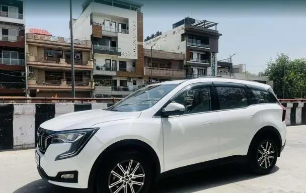 Mahindra XUV700 AX 7 Petrol AT Luxury Pack 7 STR 2022