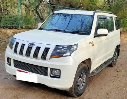 Mahindra TUV300 T10 AMT 2018
