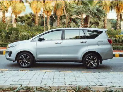 Toyota Innova Crysta 2.7 GX 7 STR 2022