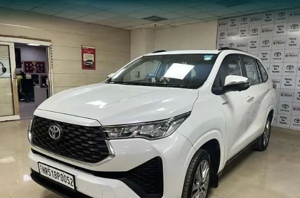 Toyota Innova Hycross VX (O) Hybrid 7 STR 2023
