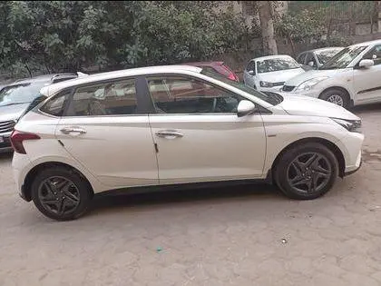 Hyundai i20 Sportz 1.0 Turbo IMT Petrol Dual Tone 2021