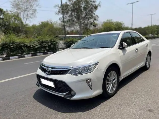 Toyota Camry Hybrid 2016