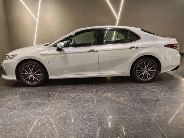 Toyota Camry HYBRID 2022