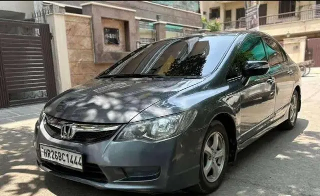 Honda Civic 1.8 V AT 2010