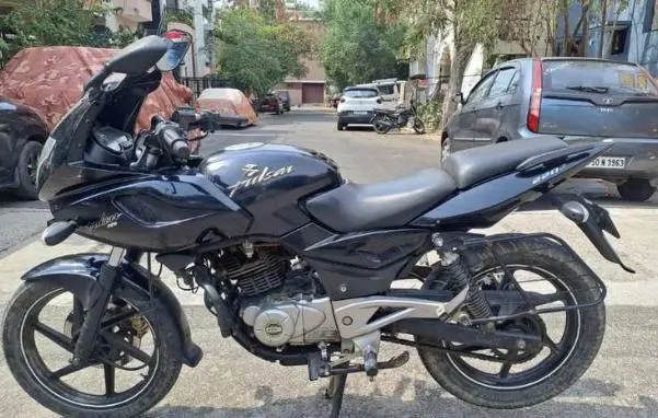 Bajaj Pulsar 220cc 2013