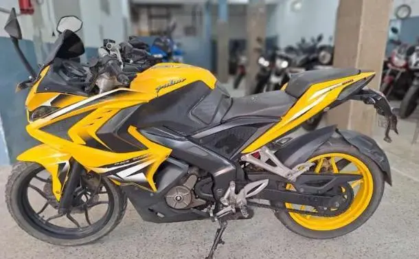 Bajaj Pulsar RS200 2016