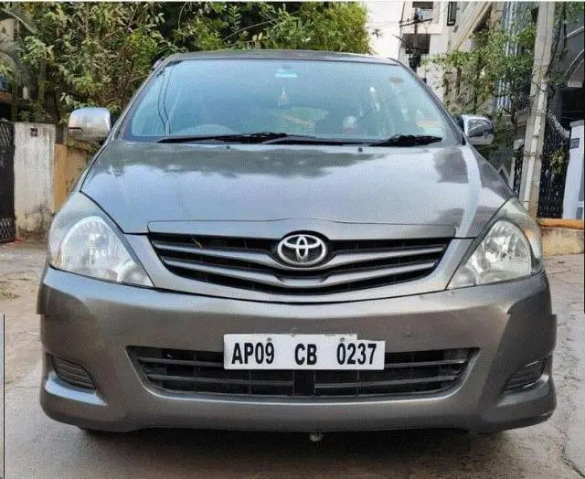 Toyota Innova 2.0 G2 2010