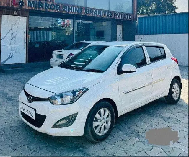 Hyundai i20 Sportz 1.4 CRDi 2012