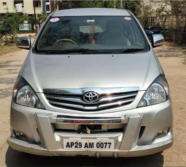 Toyota Innova 2.5 V 7 STR 2010