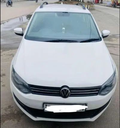 Volkswagen polo Trendline 1.2L (D) 2012