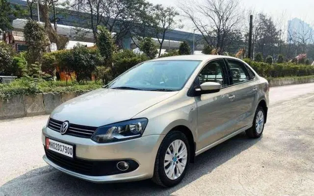 Volkswagen Vento 1.2L TSI Highline Plus AT 2015