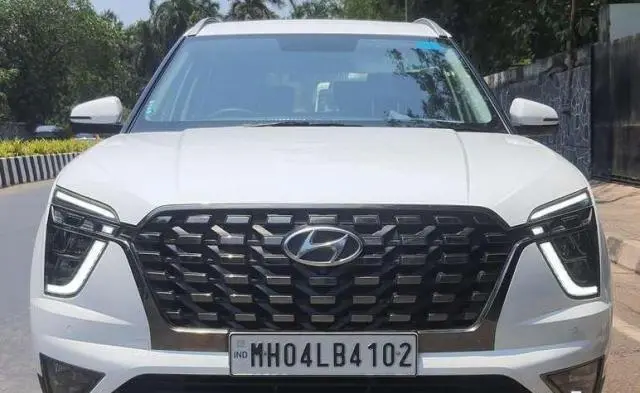 Hyundai Alcazar Signature (O) 6 STR 2.0 Petrol AT 2022