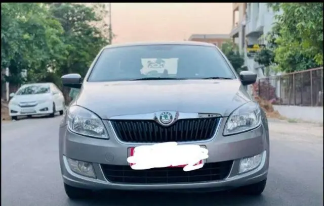 Skoda Rapid 1.6 TDI MT ACTIVE 2011
