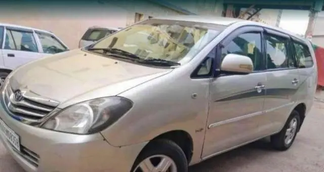 Toyota Innova 2.5 EV PS 7 STR 2005