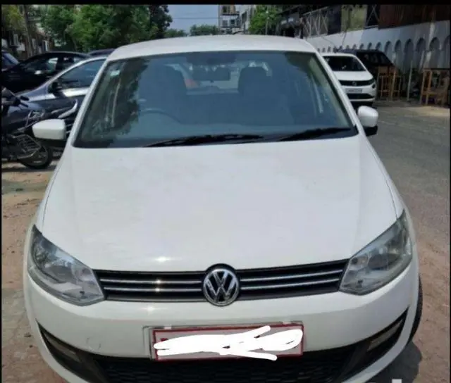 Volkswagen polo Trendline 1.2L (D) 2012