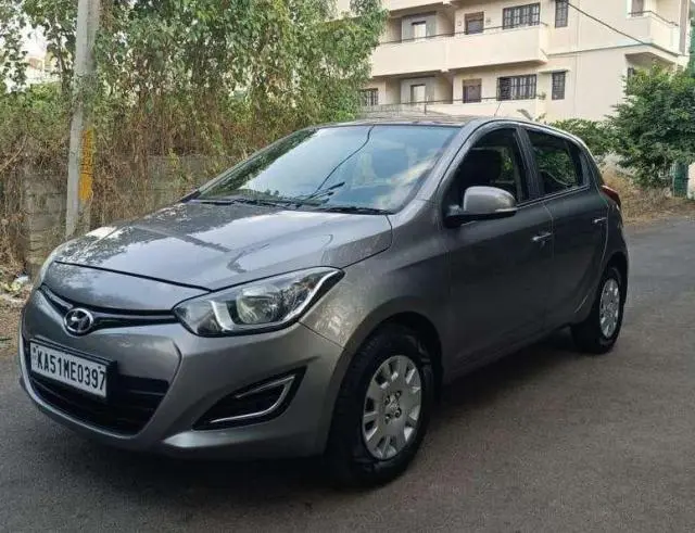 Hyundai i20 Magna 1.2 (O) 2013