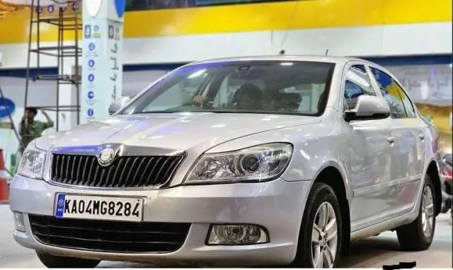 Skoda Laura AMBIENTE 2.0 TDI CR MT 2010