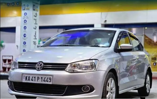 Volkswagen Vento IPL II Petrol Highline AT 2011