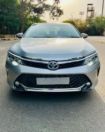 Toyota Camry 2.5 AT 2015