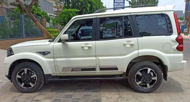 Mahindra Scorpio S11 2022