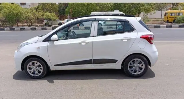Hyundai Grand i10 Sportz 1.2 Kappa VTVT 2017